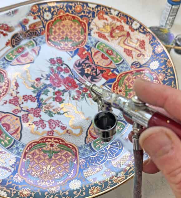 Air brushung Imari platter